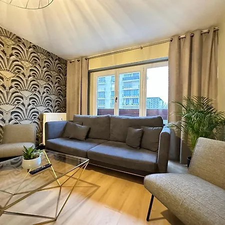 Flechambault Face A La Basilique Avec Terrasse Apartment Reims