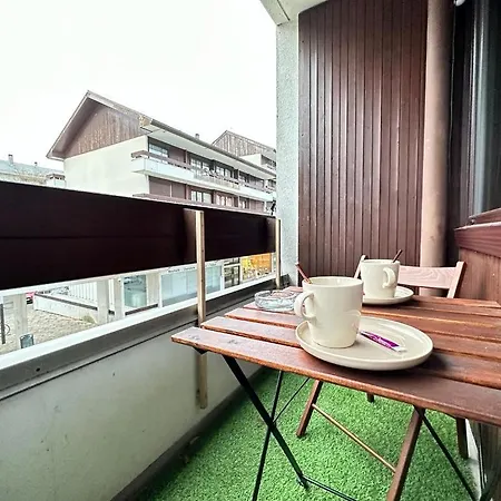 Flechambault Face A La Basilique Avec Terrasse Apartment Reims